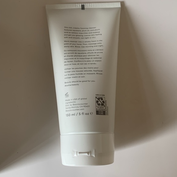 Beautycounter Countermatch Refresh Foaming Cleanser - Picture 3 of 4